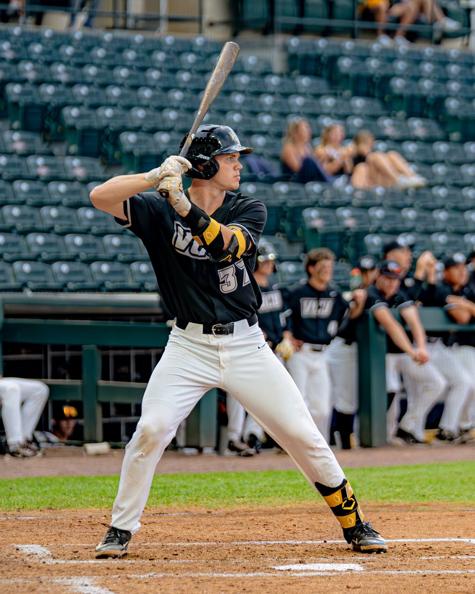 Immediate impact😤

<a href="/Jacob_lee05/">Jacob Lee</a> is a Newcomer of the Year at the 2025 Rodney Awards🐏

#LetsGoVCU