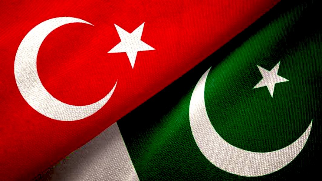 Dualarımızla Pakistan’lı kardeşlerimizin yanındayız. #forpakistan #pakistan