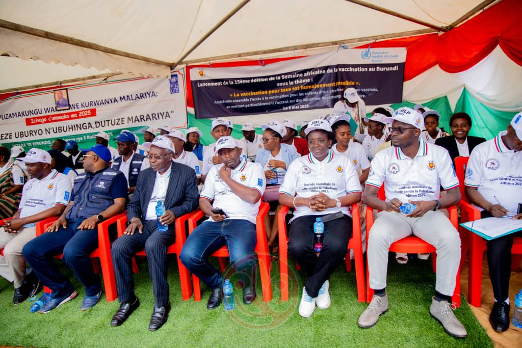 IntumwaNews's tweet image. Célébration de la 18ème Journée Mondiale de Lutte contre le #Paludisme, couplée à la Semaine Africaine de la Vaccination au #Burundi. Les cérémonies officielles ont eu lieu le 5 mai 2025 en @KirundoProvince, Commune #Busoni, zone Gatare, colline Burara.

A cette occasion,