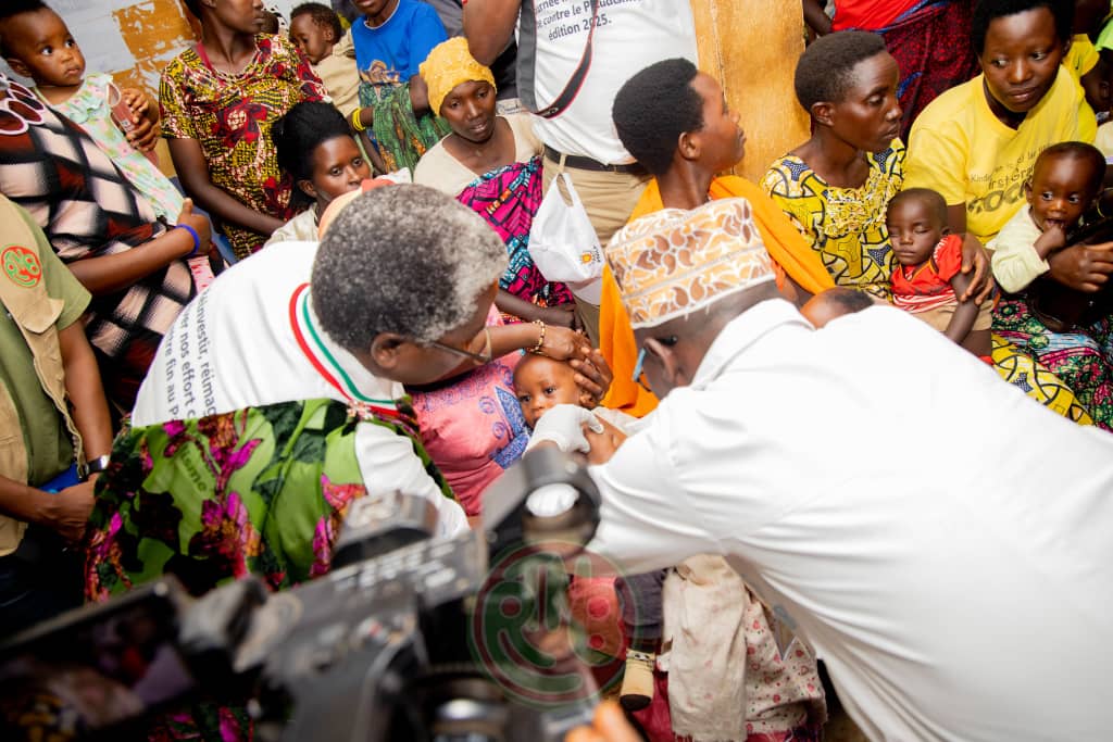 IntumwaNews's tweet image. Célébration de la 18ème Journée Mondiale de Lutte contre le #Paludisme, couplée à la Semaine Africaine de la Vaccination au #Burundi. Les cérémonies officielles ont eu lieu le 5 mai 2025 en @KirundoProvince, Commune #Busoni, zone Gatare, colline Burara.

A cette occasion,