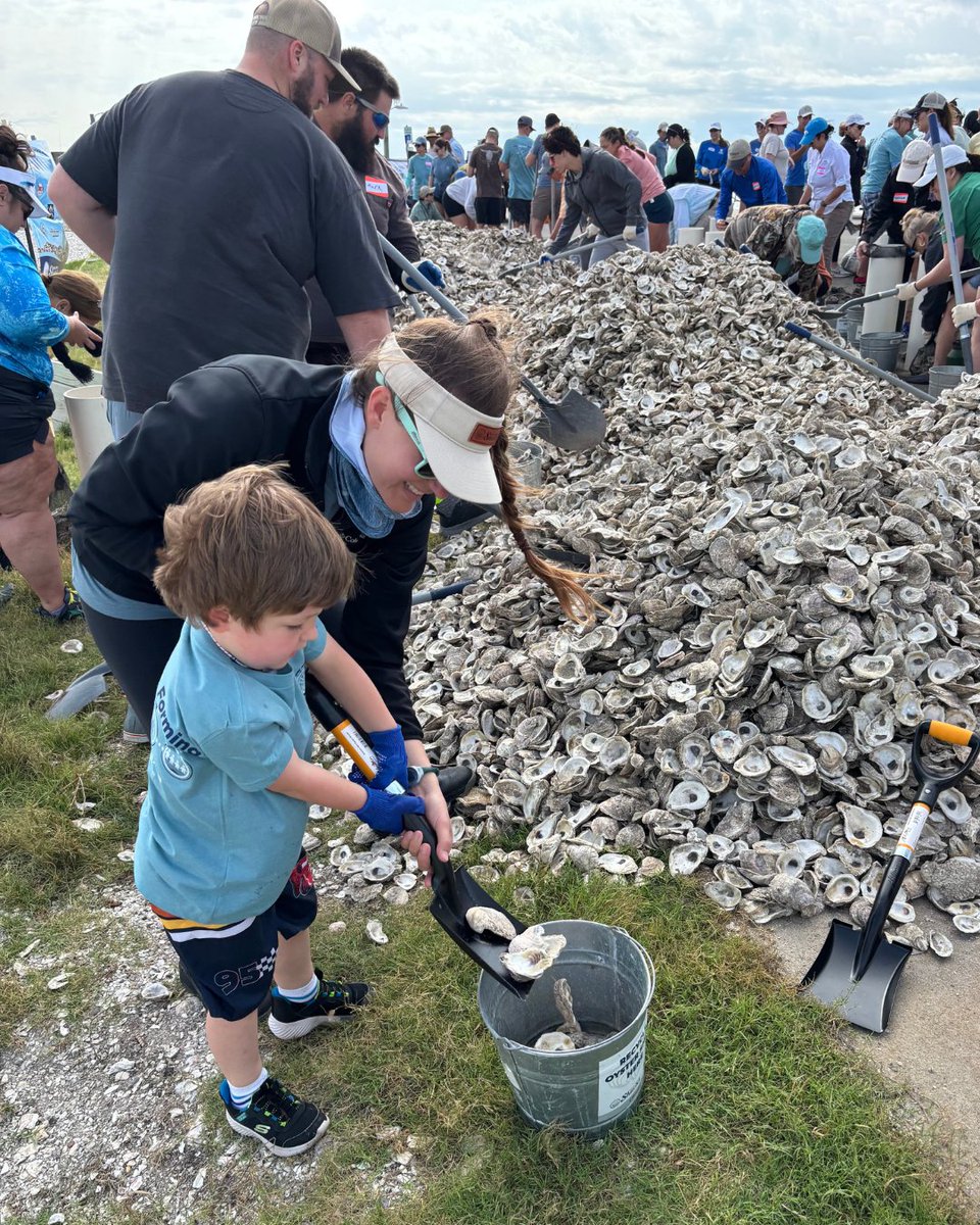 🐟 Conservation in Action 🐟

📍 Goose Island State Park | St. Charles Bay | Rockport, Texas

🦪 "1,474 bags of oyster shell were returned to our bays today with the help of over 150 dedicated volunteers!" - Sink Your Shucks Oyster Recycling Program

Over this past weekend, we...