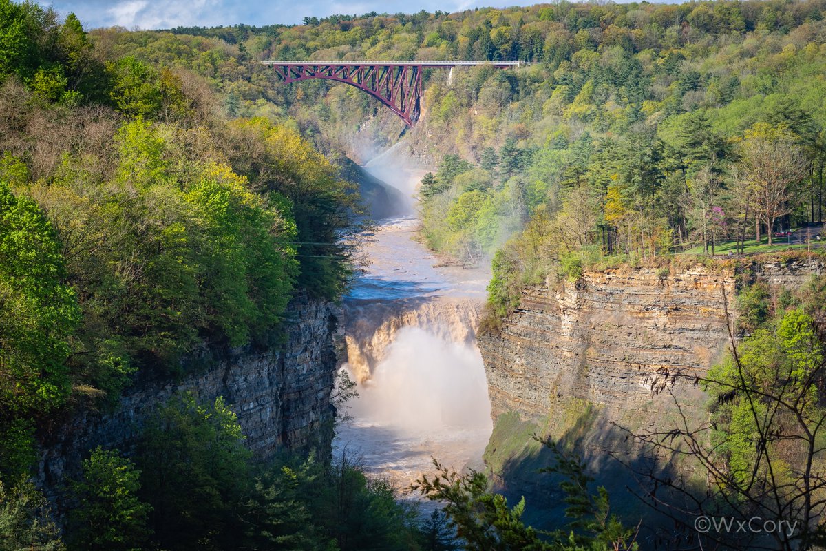 wxcory's tweet photo. We've seen a ton of rain lately. I went over to Letchworth State Park this morning, and you could tell! Look at all the water flowing down the Genesee River! #NYwx #BUFwx #ROCwx #NY #Buffalo https://t.co/HKJJd0IqSS