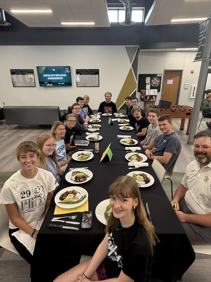 ccpsactivities's tweet photo. State Quiz Bowl Celebration.   We are proud of you. https://t.co/XhCJqV8gIk