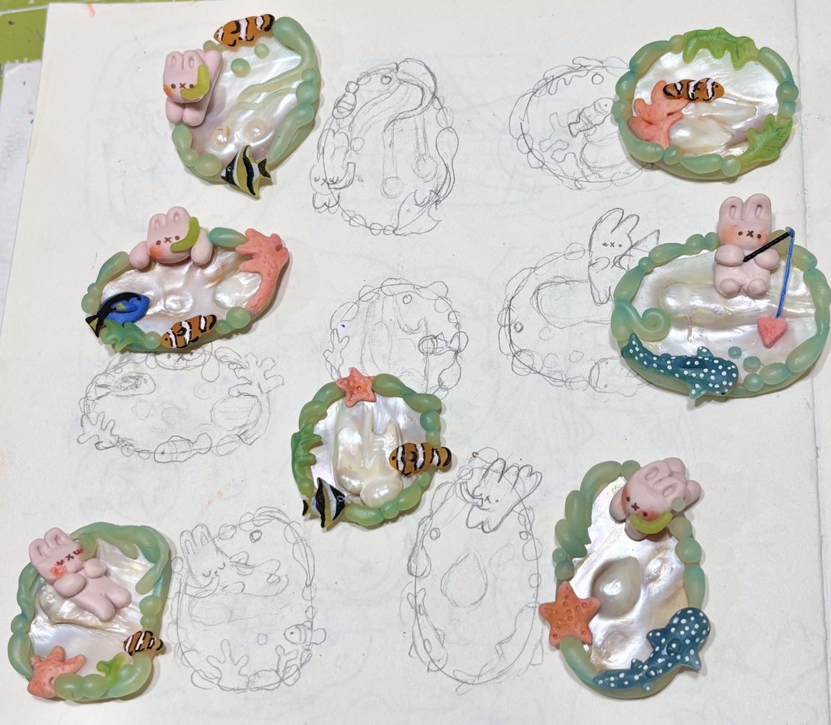 bunny the diver 🐰🤿🏊‍♂️🐠🪸
:: polymer clay on mother of pearl