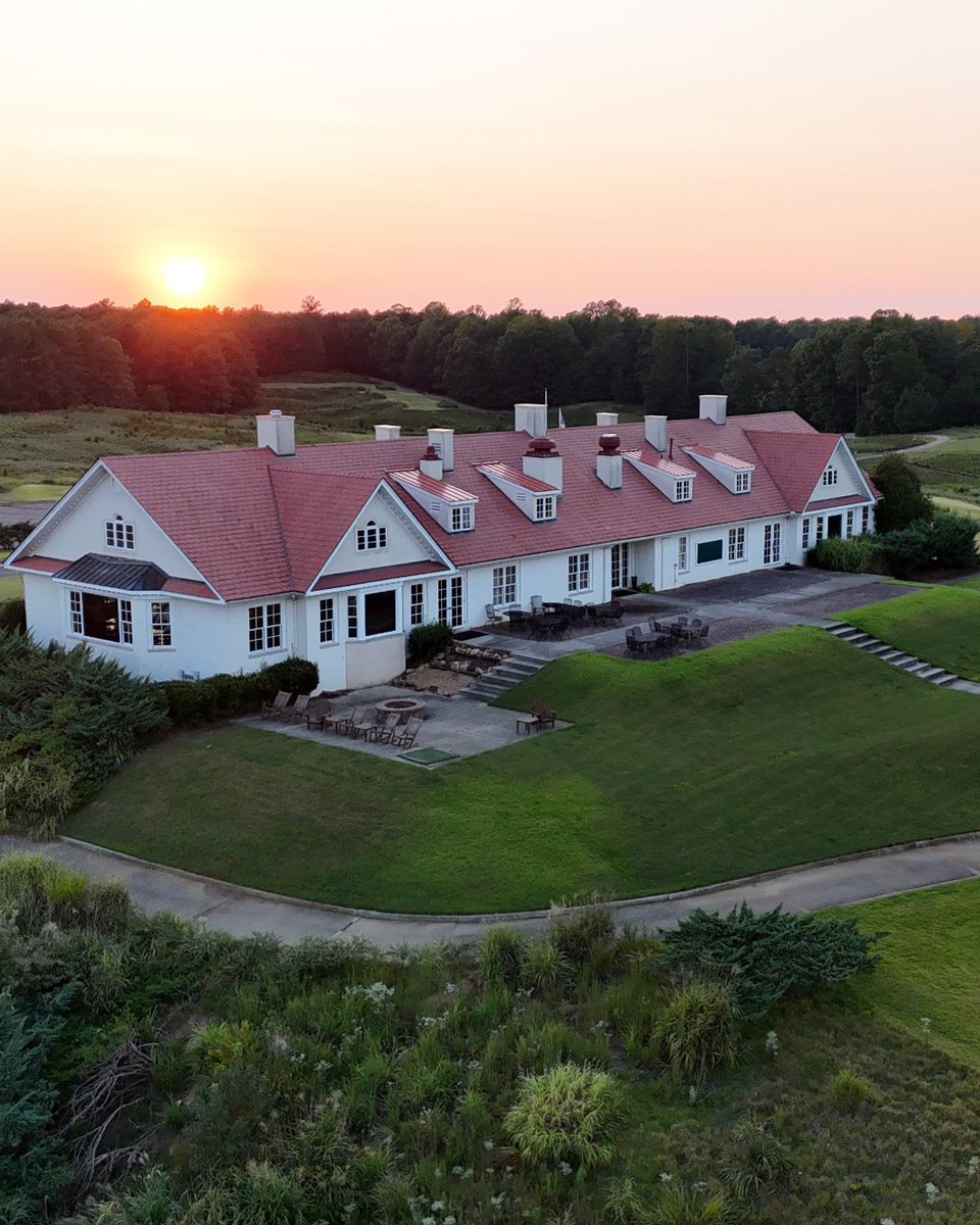 ⛳ Royal New Kent Golf Club  
New Kent, Virginia

Ready to Golf Ireland in Virginia?

Royal New Kent is often called “the truest representation of an Irish links in America” — and it absolutely lives up to the hype.

🏌️‍♂️ 7,440 yards of windswept terrain  
🏖️ 105 deep, strategic