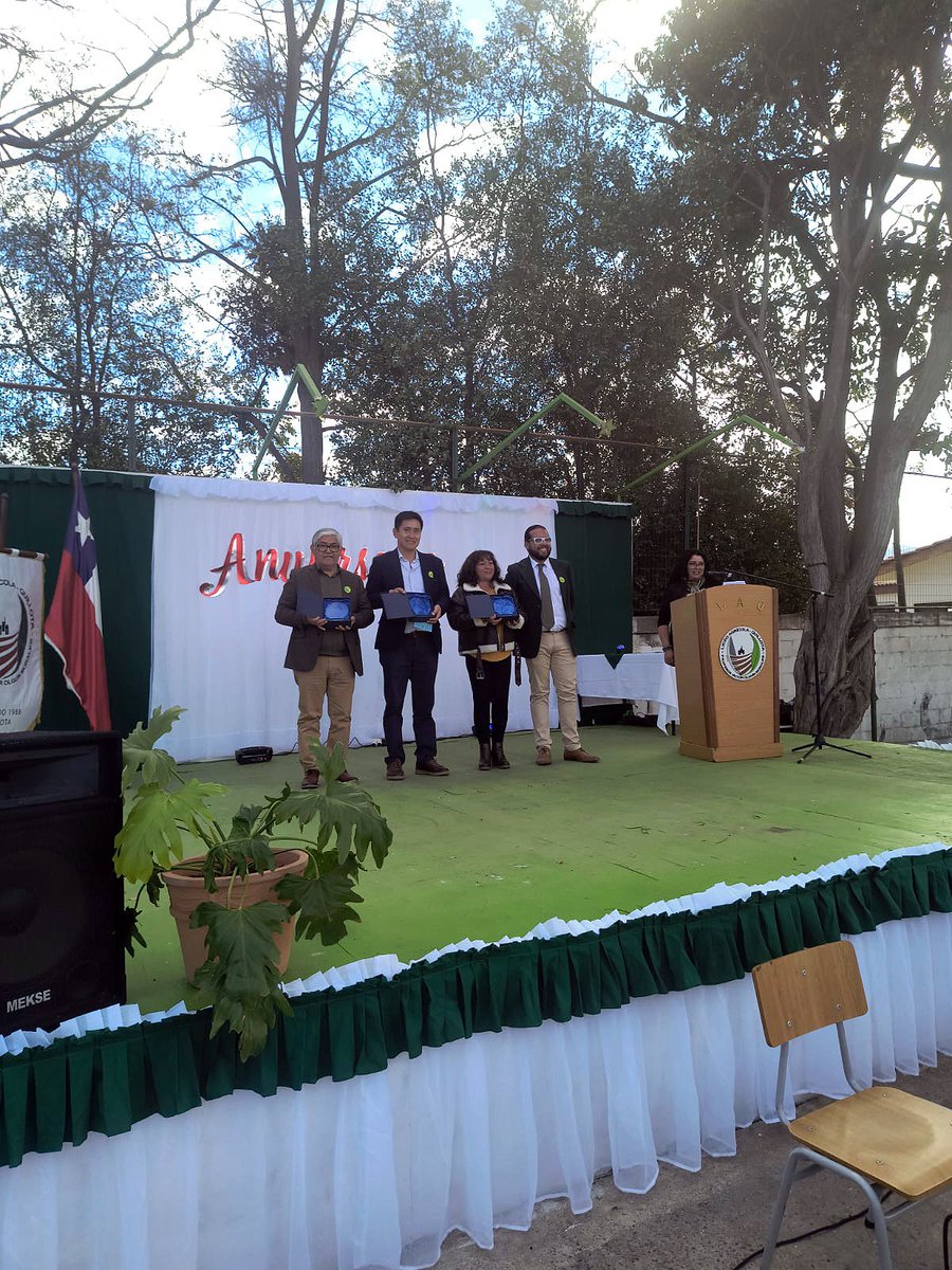 meteochile_dmc's tweet image. #Quillota cuenta con nueva Estación Meteorológica Automática en el Liceo Agrícola Municipal, gracias al #ProyectoENANDES🌱. Permitirá monitorear eventos extremos y apoyar la formación técnica en agricultura.
Revisa la nota aquí archivos.meteochile.gob.cl/portaldmc/mete…
#Datos #clima #Meteochile
