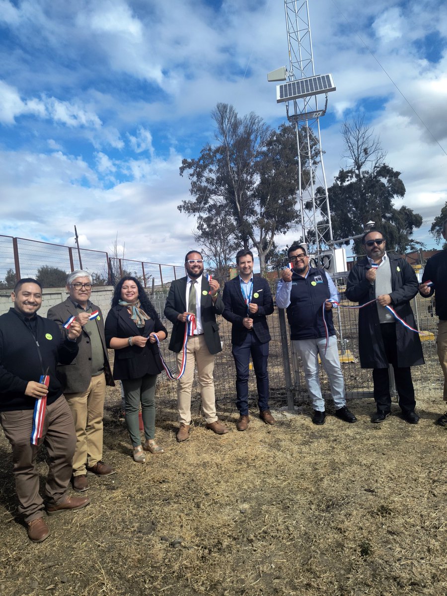 meteochile_dmc's tweet image. #Quillota cuenta con nueva Estación Meteorológica Automática en el Liceo Agrícola Municipal, gracias al #ProyectoENANDES🌱. Permitirá monitorear eventos extremos y apoyar la formación técnica en agricultura.
Revisa la nota aquí archivos.meteochile.gob.cl/portaldmc/mete…
#Datos #clima #Meteochile