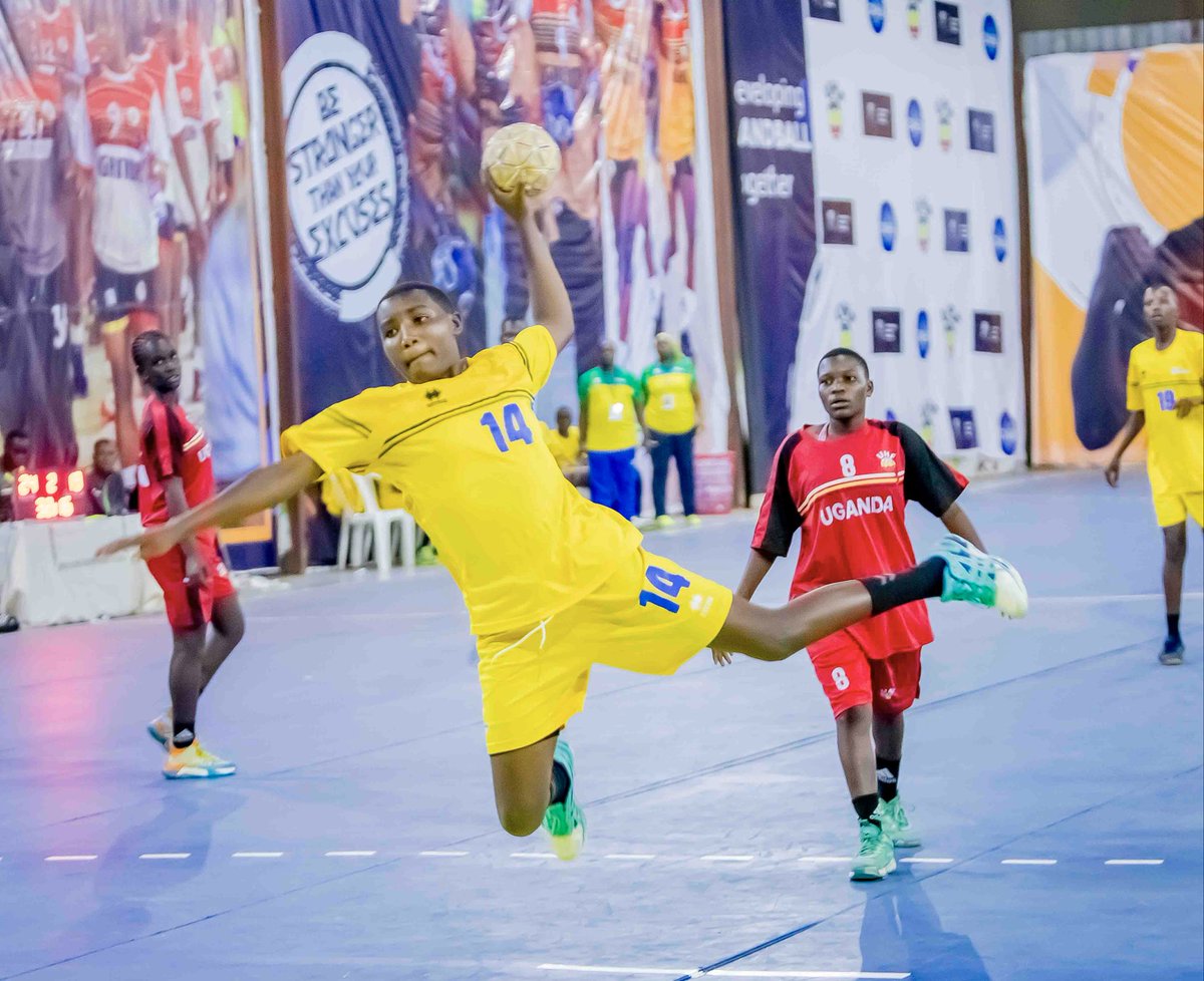 FerwahandRwanda's tweet image. FT

U18

#Uganda 🇺🇬 41-41 🇷🇼 #Rwanda

Women's #IHFTrophy