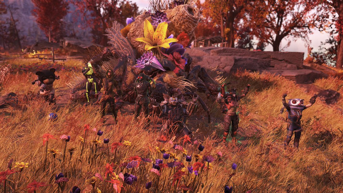 Radlillys are yellow 
Crystalcups are blue
We took out Beezlebub
How about you?

The Big Bloom is LIVE at the top of the hour in <a href="/Fallout/">Fallout</a> 76

#Fallout76 #Fallout