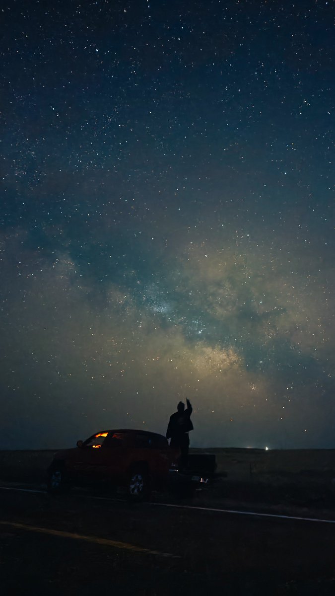 I drove about an hour into the middle of nowhere to get to a c1 darksky and try and snap a pic of the Milky Way. This was such a cool experience, and I can't wait to try again.
 #astrophotography #selfportrait #sonya6300 #milkyway #landscapephotography #darksky #stargazing