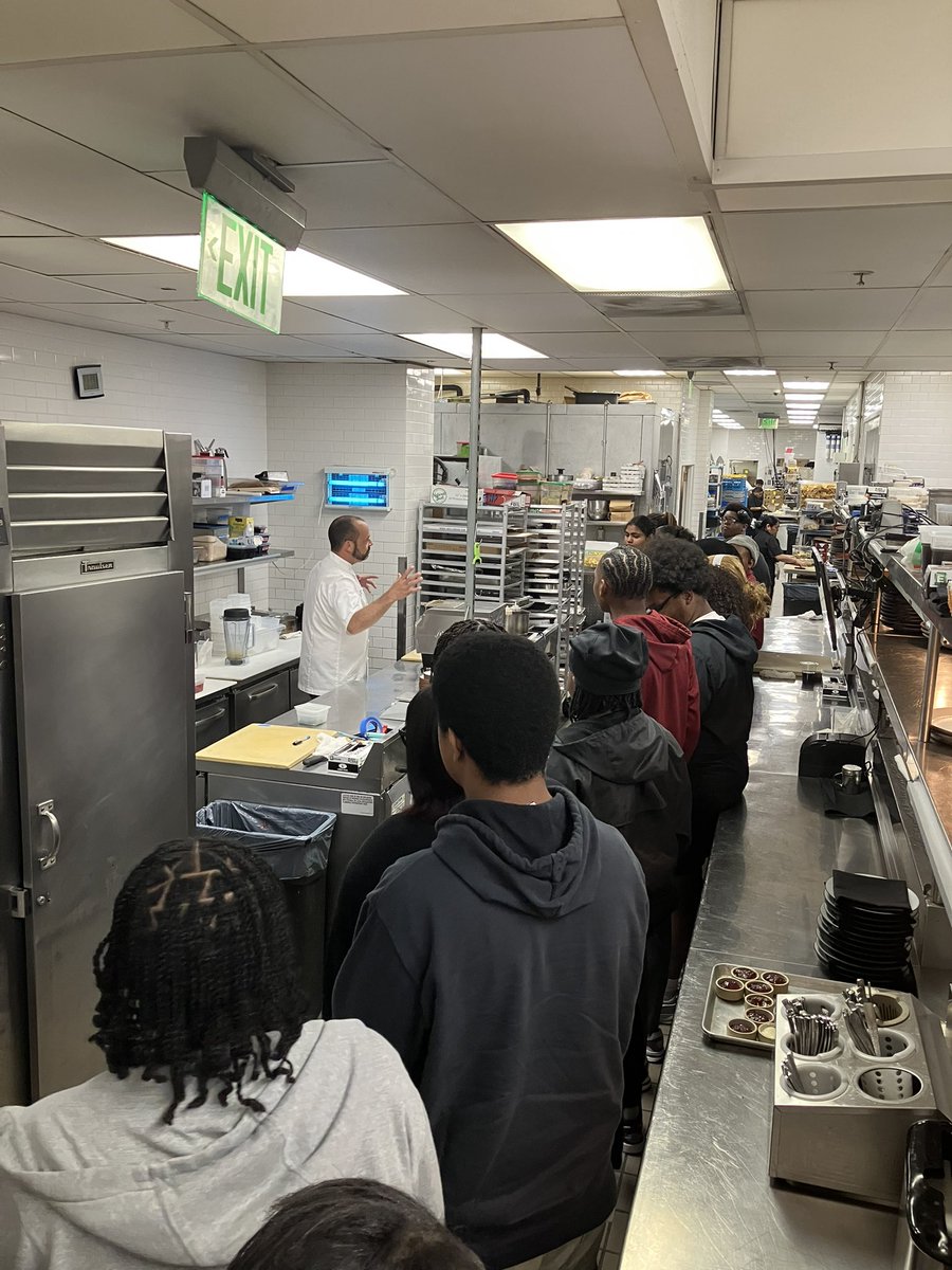 William Knipscher tweet media