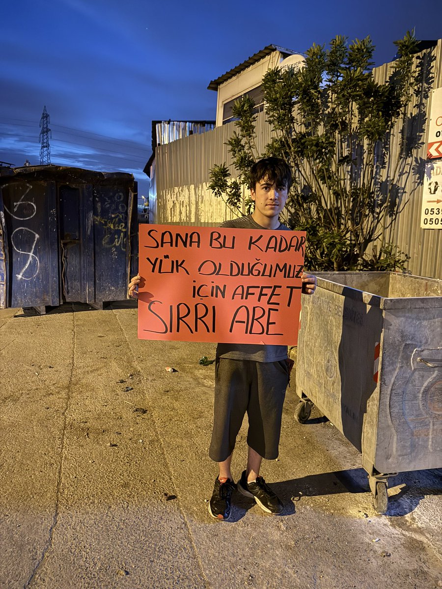 MustafaAy2134's tweet photo. Güle güle sırrı Abi 
#sirrisureyyaonder https://t.co/s9uw3ZFXhb