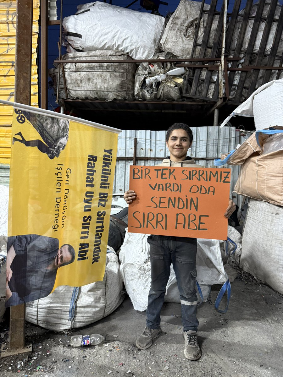 MustafaAy2134's tweet photo. Güle güle sırrı Abi 
#sirrisureyyaonder https://t.co/s9uw3ZFXhb