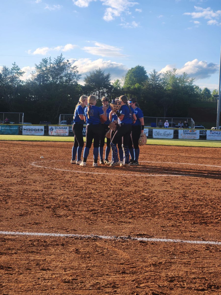 Kyndal_Engle11's tweet photo. Great win with my team last night against a really good Crockett bunch! This win secured a spot in region play and a spot in the District 1-3A championship game. Back to work Thursday night! #BlueDevilSoftball @FirecrackersTN https://t.co/09uqpXhz5L