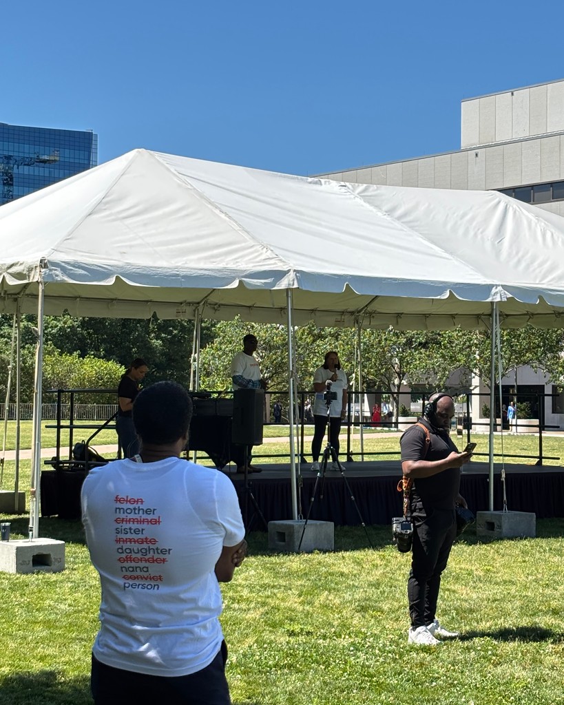 Forward_Justice's tweet photo. 📢 We’re out here at 2025 NC Second Chance Advocacy Day in Raleigh with NC Second Chance Alliance! #IAmForSecondChances https://t.co/UU0018SQo1