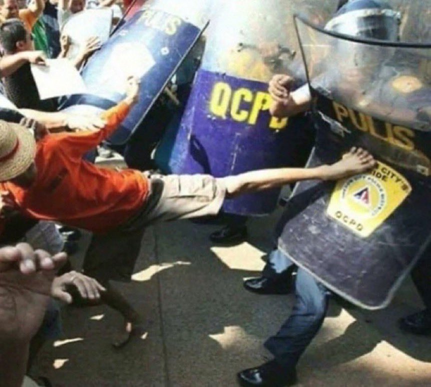 insane poses (@insaneposes) on Twitter photo 