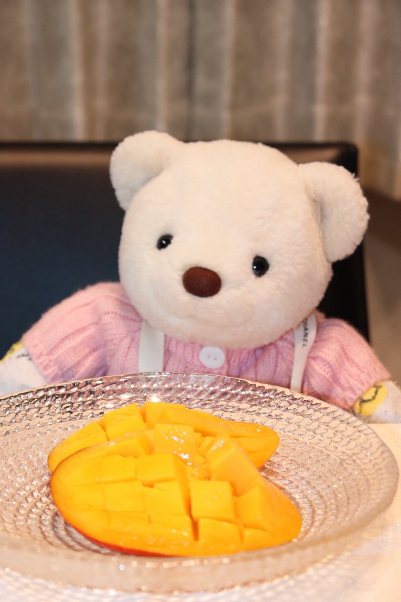 paw0_'s tweet photo. ぽーね、マンゴー食べたの🥭 https://t.co/GxKKmJ03r7