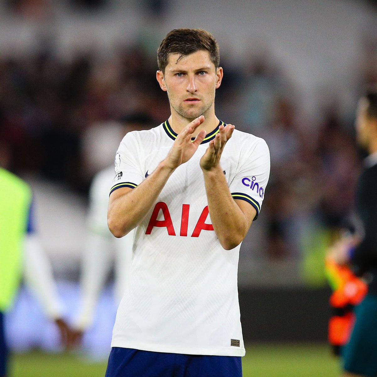 efl64319's tweet photo. Bristol City will set sights on signing one of Harry Toffolo or Ben Davies if they reach the premier league. Both are out of contract this summer but it’s believed Bristol will only go for one if promoted. #Robins #Bristolcity https://t.co/7TYba10AKq