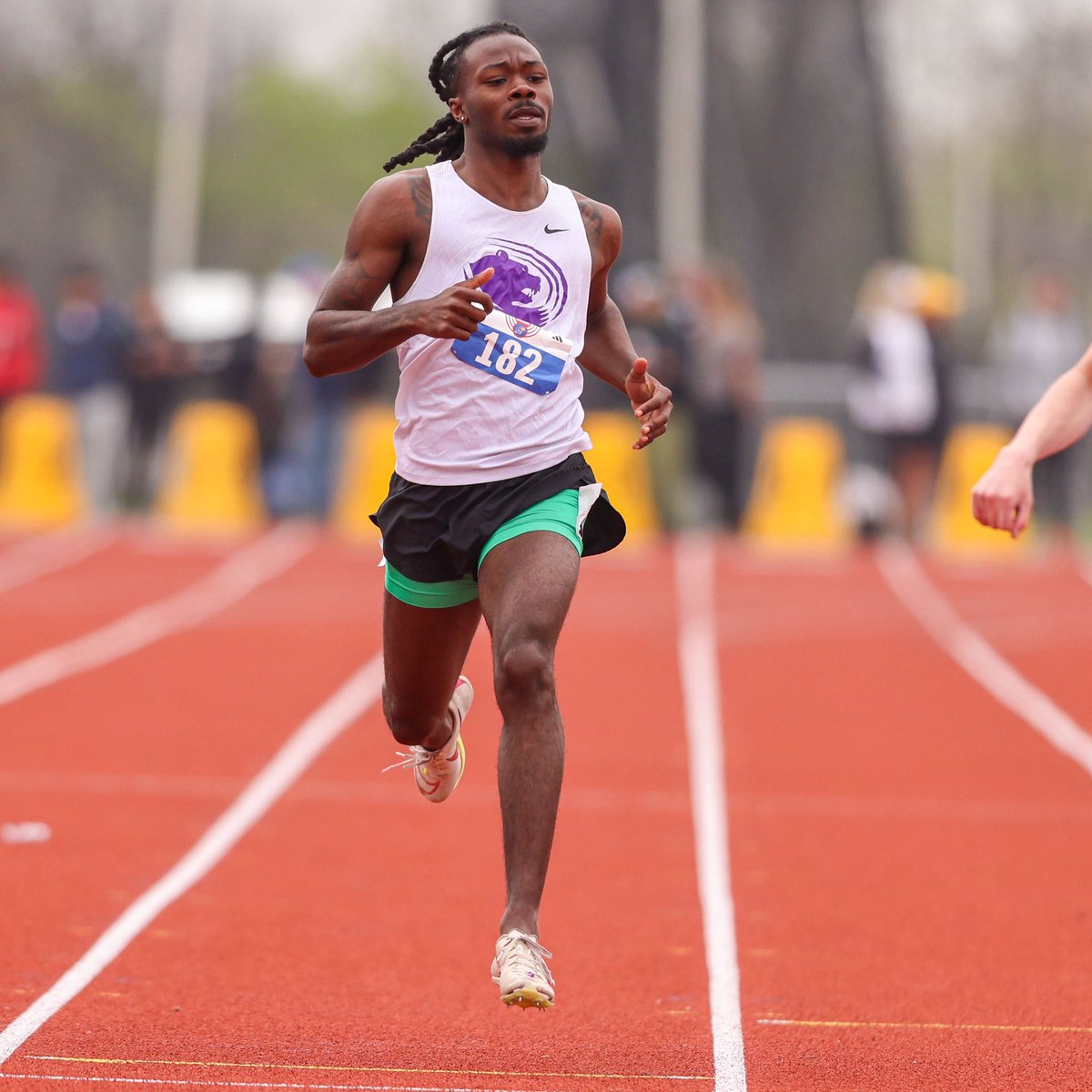 Still unsigned looking for a home this fall. I have his contact information. Dm if interested in a great coachable guy. 2 years left of eligibility also
10.48w
21.18 1.4