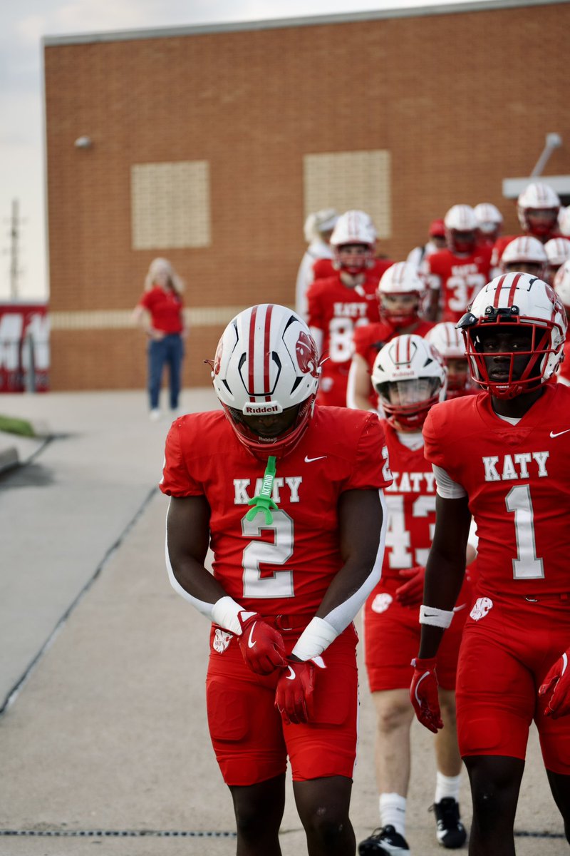 Tremayne Hill (@thilljr24) on Twitter photo Blessed to named a captain for <a href="/Katyfootball/">Katy Football</a>
Thank you to all of my brothers and coaches! Blessed to named a captain for <a href="/Katyfootball/">Katy Football</a>
Thank you to all of my brothers and coaches!