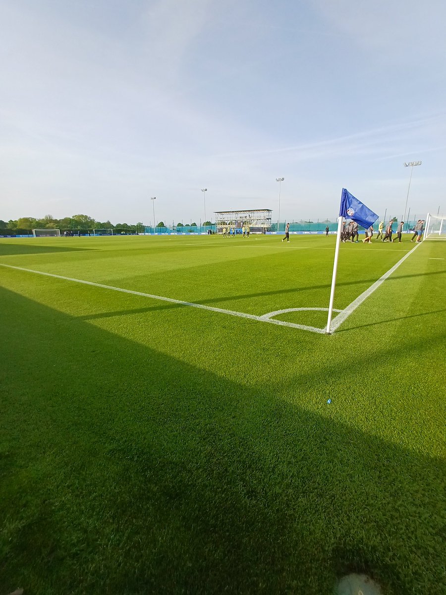 Good Luck to @everton u21s at Walton Hall Park tonight against Lower Breck FC in the Liverpool Senior Cup.
#COYB #EFC