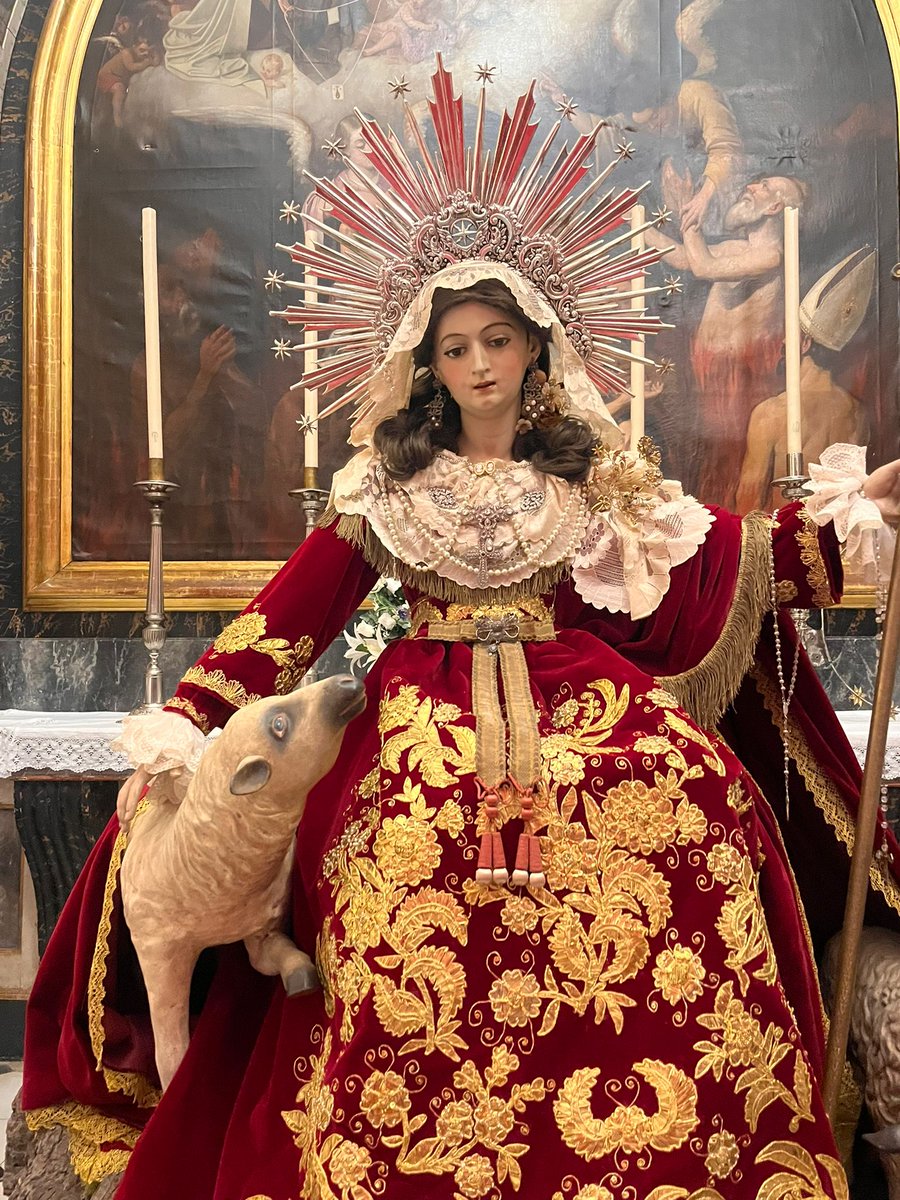 sacramentaldh's tweet photo. En el día de ayer se procedió al cambio de ajuar de nuestra titular la Divina Pastora de las Almas para los cultos a celebrar en esta semana. https://t.co/wdJ5GfzPq4