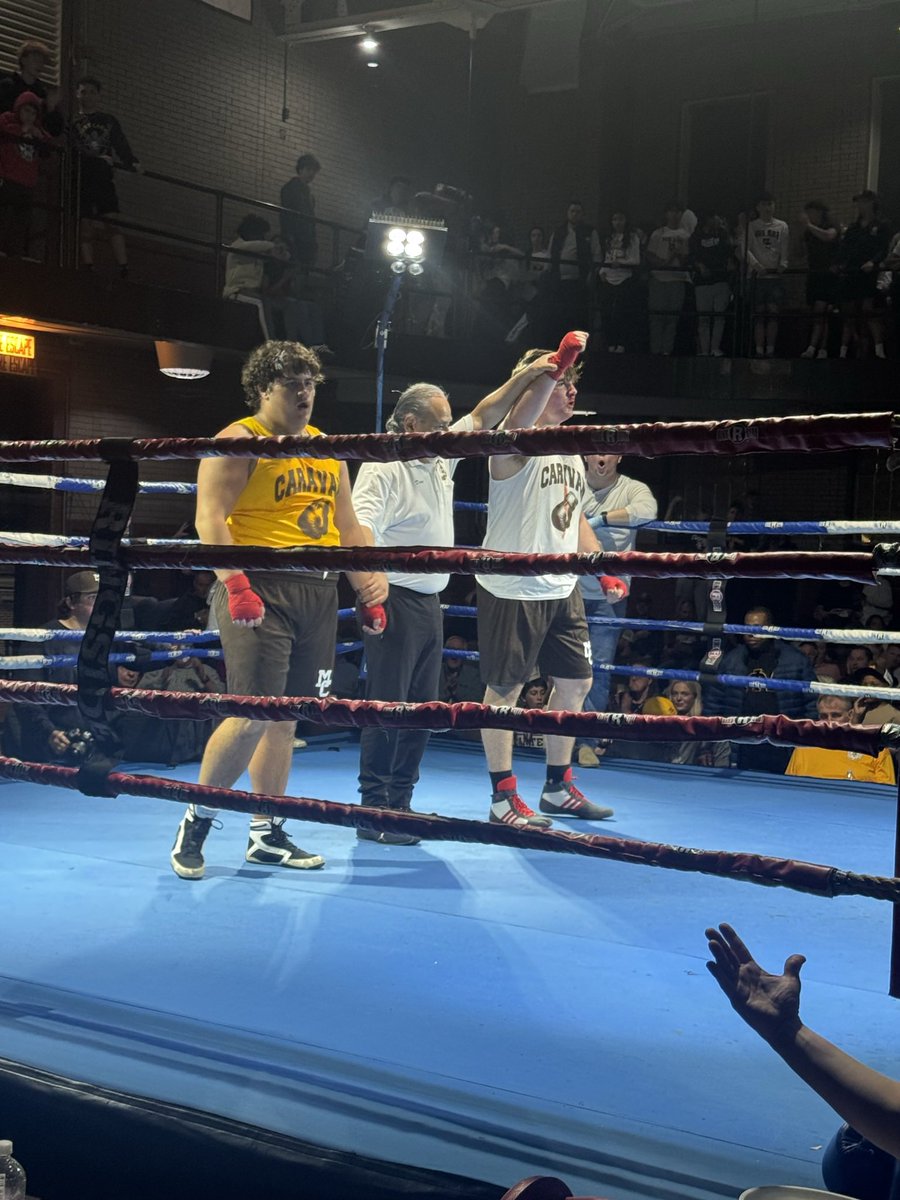 declan_gill74's tweet image. Fight night 2025 in the books, 2-0 going for 3-0 next year!! #letzbox