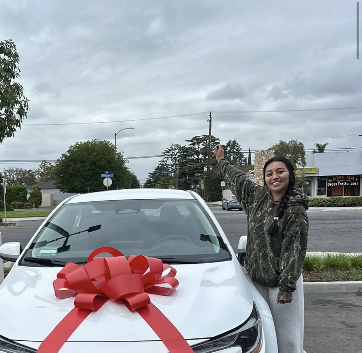 Our lovely customer’s FIRST CAR!! Thank you for trusting Downey Hyundai and welcome to the family!!! 🙌🏽💖