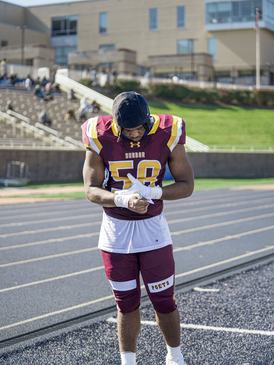 Looking forward to my senior season ready to finish what was left on the field last year  
  C/O 26 versatile OL/DL 4.0 GPA check out film ! hudl.com/video/3/201835…