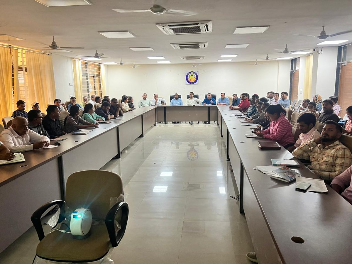 Sensitization meeting conducted under chairmanship of DDOshri at Modasa Dist Panchayat with all
Gynecs of dist  &amp; govt Health facilities doctors to reduce maternal &amp; infant death &amp; to reduce malnutrition in children by Amrutpan Abhiyan Project..