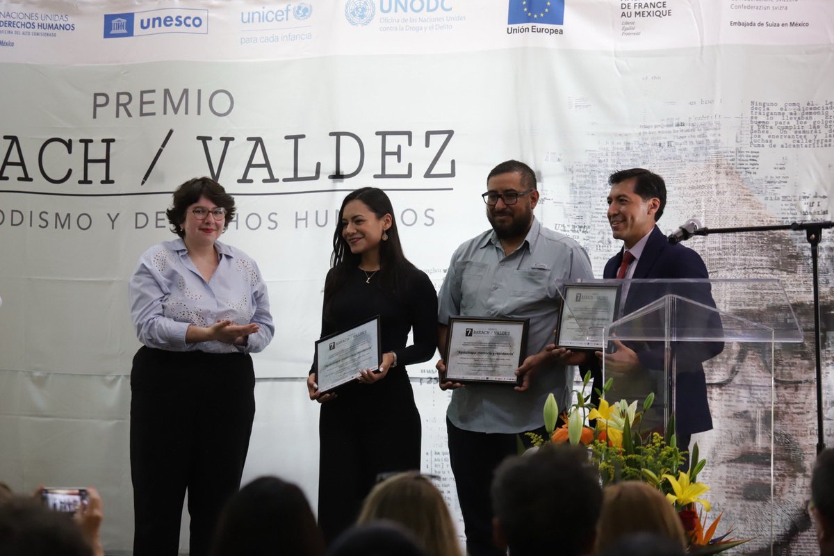 ARTICLE 19 México y Centroamérica (@article19mxca) on Twitter photo <a href="/CH_Mexico/">Embajada de Suiza en México</a> Categoría: Derechos humanos 🕊️
Mención Especial:
“Ser joven, un peligro en México, Mariana betanzos, Laura Jiménez.
Mención Especial:
Marina, un eslabón oculto en el montaje de la verdad histórica, de César Martínez
Mención especial:
Ayotzinapa: memoria y resistencia <a href="/CH_Mexico/">Embajada de Suiza en México</a> Categoría: Derechos humanos 🕊️
Mención Especial:
“Ser joven, un peligro en México, Mariana betanzos, Laura Jiménez.
Mención Especial:
Marina, un eslabón oculto en el montaje de la verdad histórica, de César Martínez
Mención especial:
Ayotzinapa: memoria y resistencia