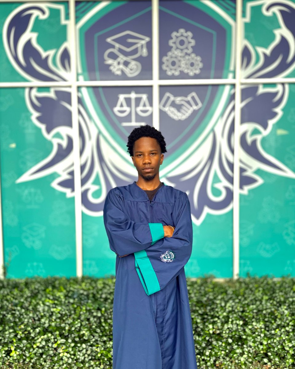 Double the celebration! 🎉 Congratulations to graduates #91 and #92—Samuel Lee and Devanta Bullock! 🎓 Your hard work and determination have brought you to this moment, and we couldn’t be prouder! 🌟 #MomentumHS #Classof2025 #ProudMariners