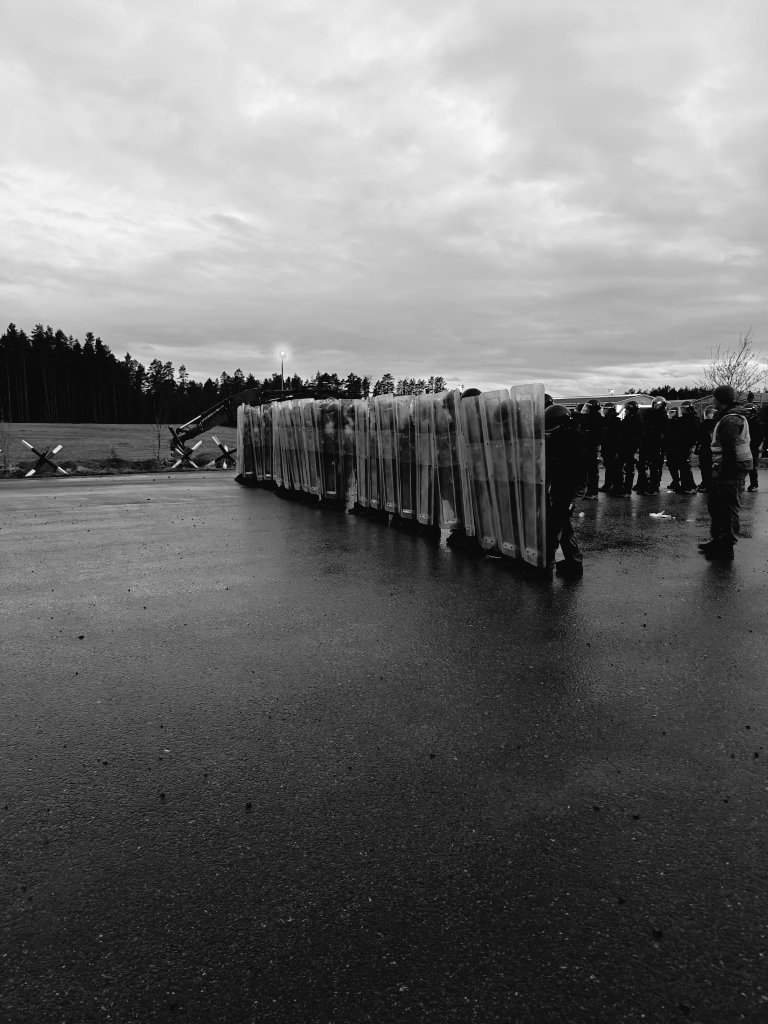 SATJP:n komentaja (@satjpkom) on Twitter photo Kun muut #SATJP yksiköt harjoittelivat #MightyArrow25, treenasi #SKVJ #Siil2025 varten. Käynnissä oli #KRIHA-jakso, mutta JK hyökkäys tuettuna #NH90 ja brittiläisillä AH-64 sopii aina kehykseen! <a href="/PorinPR/">Porin prikaati</a> #strongertogether #jalkaväki #pioneeri Kun muut #SATJP yksiköt harjoittelivat #MightyArrow25, treenasi #SKVJ #Siil2025 varten. Käynnissä oli #KRIHA-jakso, mutta JK hyökkäys tuettuna #NH90 ja brittiläisillä AH-64 sopii aina kehykseen! <a href="/PorinPR/">Porin prikaati</a> #strongertogether #jalkaväki #pioneeri