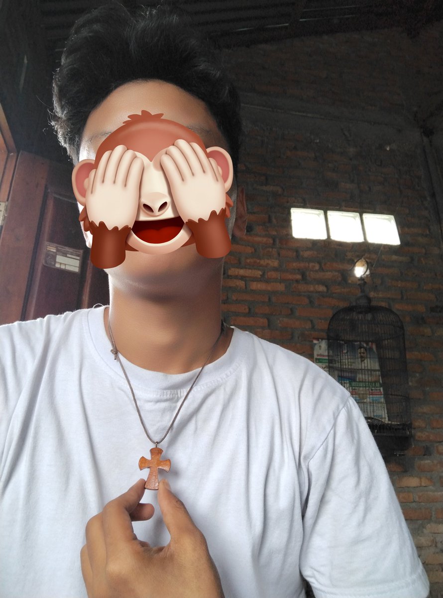 🗣️: lagi ngejar apa sih?? 
I : lagi ngejar cita cita aja, fokus kuliah, sambil sampingan😅