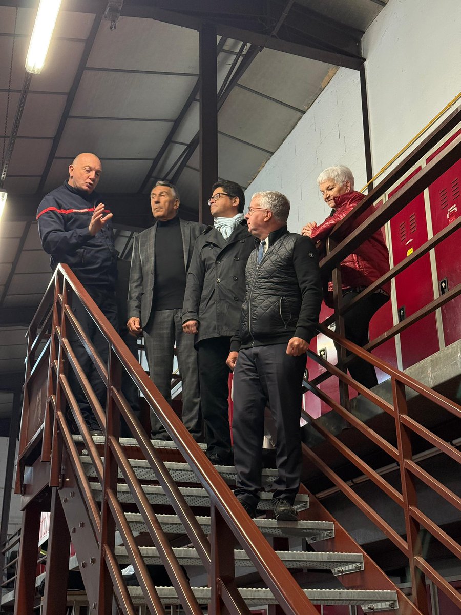 SDIS_74's tweet photo. [🚧 TRAVAUX DE CASERNEMENT FAVERGES 🚧]

🎥 En direct du centre d’incendie et de secours de Faverges, pour l’inauguration de travaux de rénovation de la caserne.

📸 ©️ SDIS 74 - Cathy HUMBERT

#SDIS74 #CCSL #Projet #Patrimoine #sapeurs-pompiers https://t.co/wygYGEDaRP