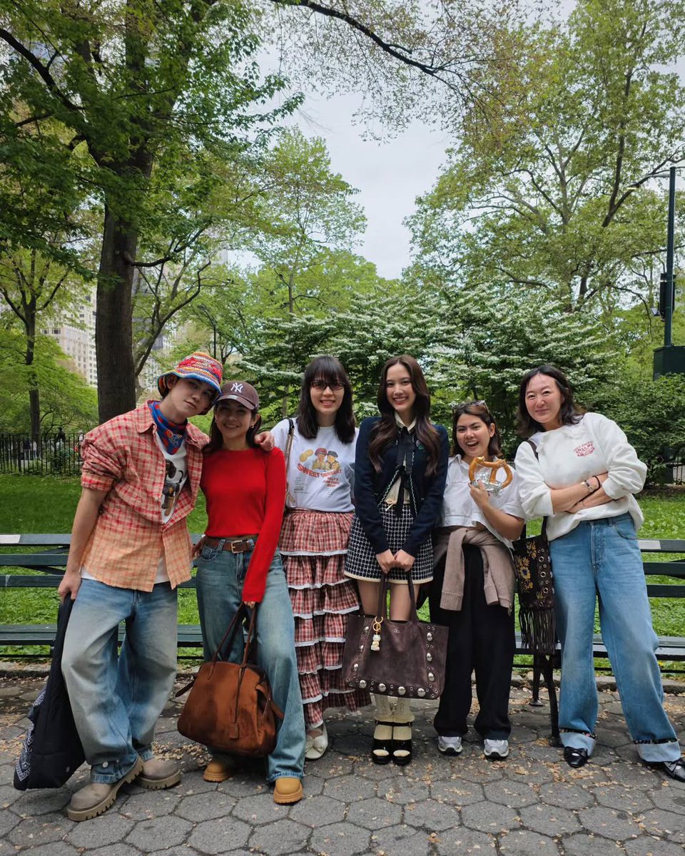 Best team ever 🩶

SAROCHA AT MET GALA
#MetGala2025xFREEN 
#MetGala #MetGala2025
#srchafreen #FreenSarocha