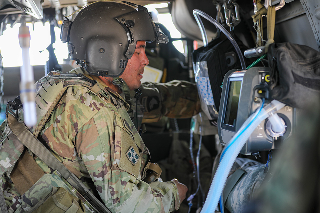 AUSAorg's tweet image. It's #NationalNursesDay. The #USArmy has officer and enlisted nurses, like 1st Sgt. Fabian Diaz, en route care nurse with Task Force Cardinal, 101st Combat Aviation Brigade, 101st Airborne Division. Link in comments!

#NursesDay #AUSA (U.S. Army photo by Sgt. Brianna Badder)