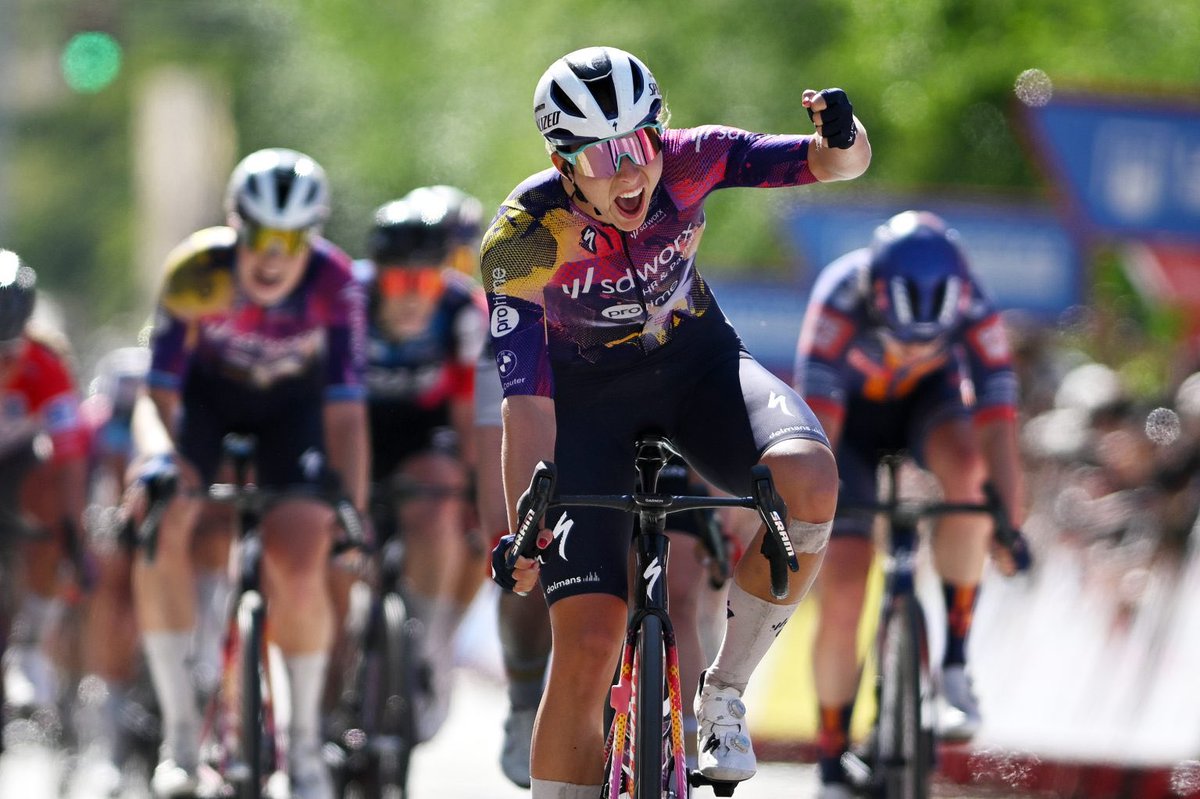 Femke Gerritse hace doblete en Huesca: etapa y maillot rojo de <a href="/LaVueltaFem/">La Vuelta Femenina by Carrefour.es</a> by Carrefour.es 🖇️ spherasports.com/femke-gerritse…