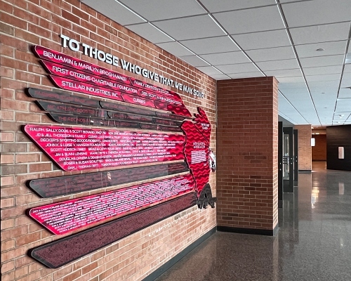 LatitudeSignage's tweet photo. Happy Teacher Appreciation Week! When Mason City High School changed their mascot, they wanted signage to take school spirit to the next level: https://t.co/VRJ4ElraRp 
#teacherappreciation #teachers #school #education #customsigndesign #buildingsigns #signdesign #donorwall https://t.co/X8qLihfvws
