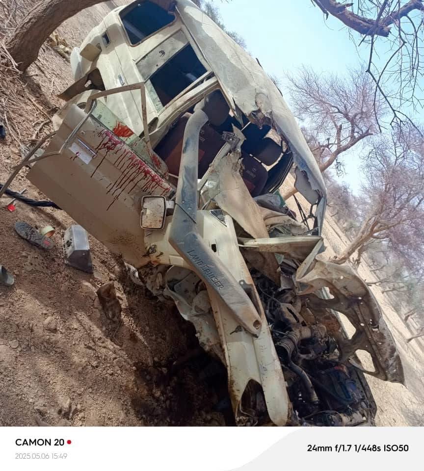 AgAnchawadje's tweet photo. J'ignore le message que les terroristes des Forces Armées Maliennes essayaient de faire passer en bombardant les véhicules de ce qu'ils considèrent comme leurs alliés (GATIA) venus en rescousse à leurs frères attaqués🥲. Mais je suis certain que la junte ne combat pas les terroristes pour la menace qu'ils représentent, mais pour ceux qu'elle pourrait atteindre en les assimilant aux terroristes, c'est-à-dire les Arabes et les Touaregs.