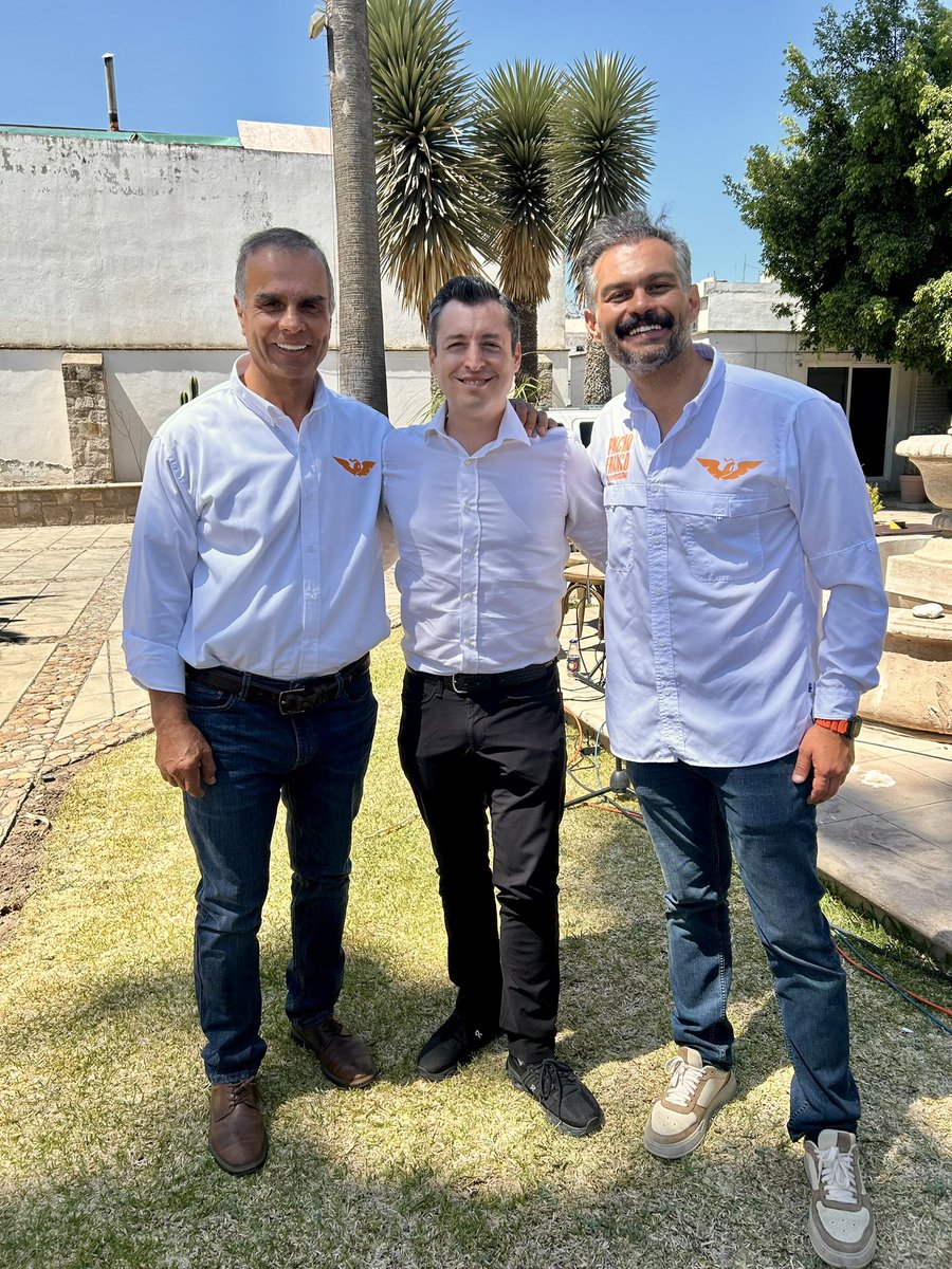 Jorge Salum (@jorgesalum) on Twitter photo Me da mucho gusto recibirte en Durango , siempre tu casa <a href="/colosioriojas/">Donaldo Colosio</a> .
Estoy seguro que formando comunidades , es como saldremos adelante , con @panchofrancodgo #Durango tiene la verdadera alternativa al cambio , un cambio #Franco Me da mucho gusto recibirte en Durango , siempre tu casa <a href="/colosioriojas/">Donaldo Colosio</a> .
Estoy seguro que formando comunidades , es como saldremos adelante , con @panchofrancodgo #Durango tiene la verdadera alternativa al cambio , un cambio #Franco