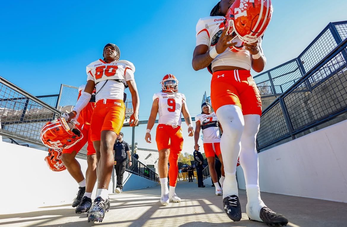 Brandon Ford (@d1_beezy) on Twitter photo #AGTG after a great conversation with <a href="/31_CoachFAL/">Freddie Aughtry-Lindsay</a> I am Blessed to Receive an ⭕️ffer from Sam Houston State <a href="/BearkatsFB/">Sam Houston Football</a> #EatEmUpKats
<a href="/CarlosLynn/">Carlos Lynn</a> <a href="/CoachRJ_007/">RJ Bond</a> <a href="/CoachDezGuy/">Coach Guy 🏈🏀</a> <a href="/CTownEaglesFB/">CrowleyFootball</a> <a href="/CoachC_Osunde/">C.O.365 Training</a> <a href="/CoachJ_O/">Coach J.O.</a> <a href="/adamgorney/">Adam Gorney</a> <a href="/MikeRoach247/">Mike Roach</a> <a href="/SWiltfong_/">Steve Wiltfong</a> #AGTG after a great conversation with <a href="/31_CoachFAL/">Freddie Aughtry-Lindsay</a> I am Blessed to Receive an ⭕️ffer from Sam Houston State <a href="/BearkatsFB/">Sam Houston Football</a> #EatEmUpKats
<a href="/CarlosLynn/">Carlos Lynn</a> <a href="/CoachRJ_007/">RJ Bond</a> <a href="/CoachDezGuy/">Coach Guy 🏈🏀</a> <a href="/CTownEaglesFB/">CrowleyFootball</a> <a href="/CoachC_Osunde/">C.O.365 Training</a> <a href="/CoachJ_O/">Coach J.O.</a> <a href="/adamgorney/">Adam Gorney</a> <a href="/MikeRoach247/">Mike Roach</a> <a href="/SWiltfong_/">Steve Wiltfong</a>