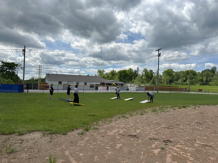 MrsSyron's tweet photo. Our Best Buddy club had its season finale today! Beautiful weather, yummy food and lots of friendship! #OneCampus https://t.co/ZObNDBwDnP
