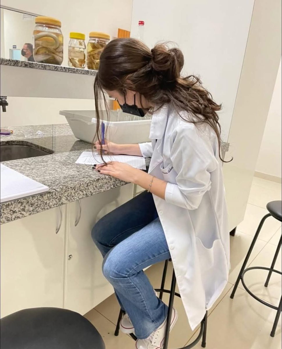 وراء كل رجل عظيم، دكتورة♥️👩🏻‍⚕️