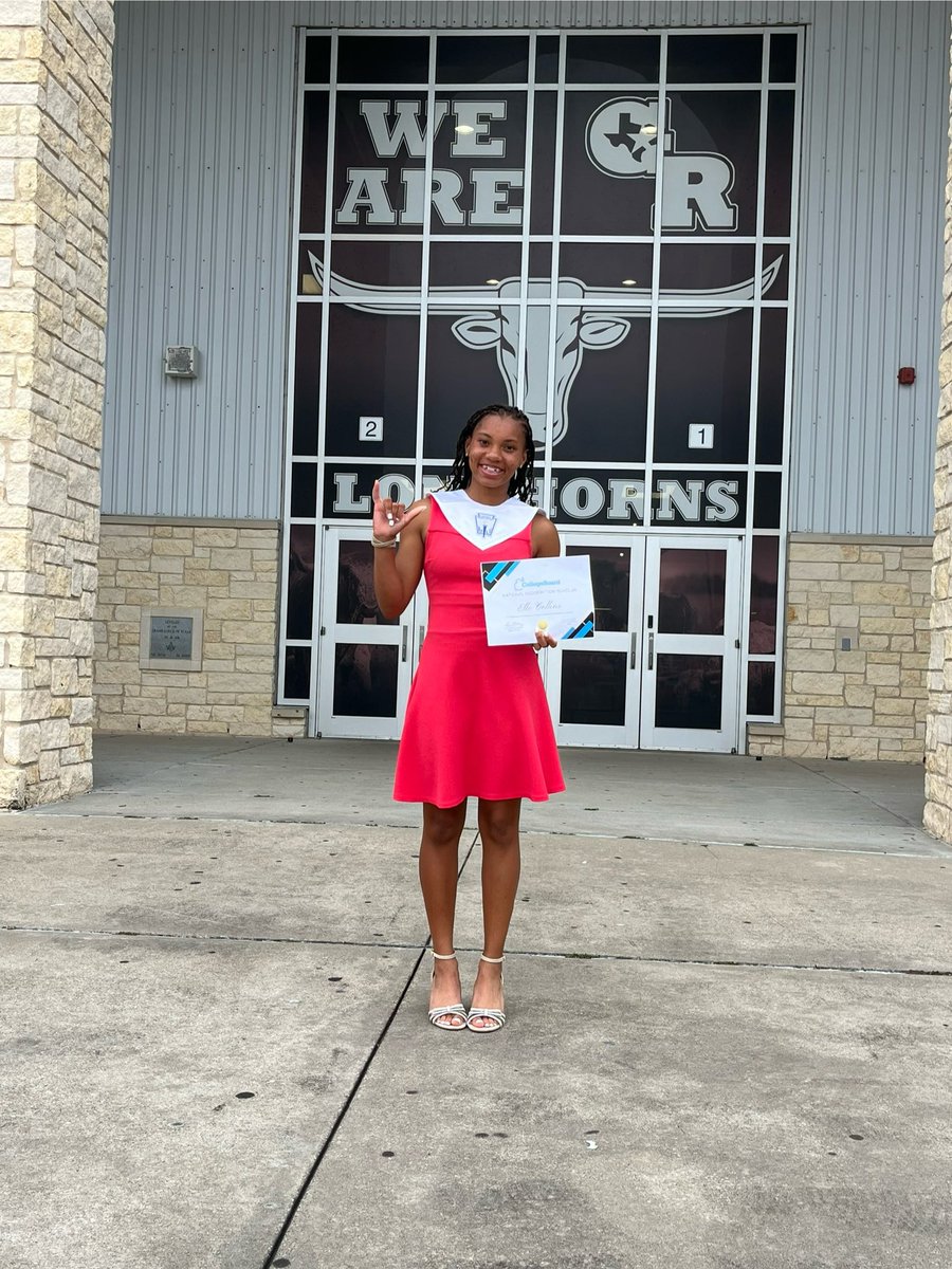Received my National Honors Society stole and the College Board National Recognition Scholar award last night. Yes sir!!!! <a href="/HCOlympian2000/">Hannah Collins OLY 🇱🇷</a> <a href="/Ellison1306/">Coach EC</a>