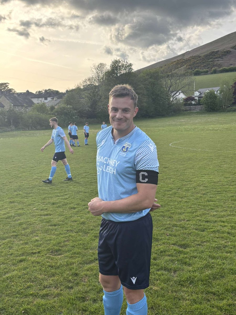 windermerefc's tweet photo. Tonight we celebrate the career of Pete Booth, as he plays his last game for the mere. 

Pete has been at the club for over 15 years, including winning the Div 2 league title and couple of cup wins🏆 

A true Windermere Legend. https://t.co/oIsVfCcaQv