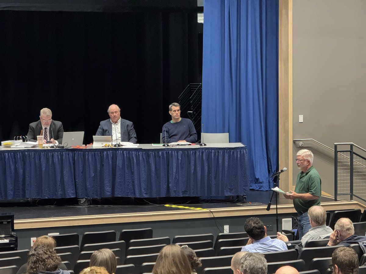 Moeller4Walpole's tweet photo. A few scenes from last night’s spring town meeting. All items passed easily and there were some thoughtful comments and discussions. https://t.co/26mZeyHRg7
