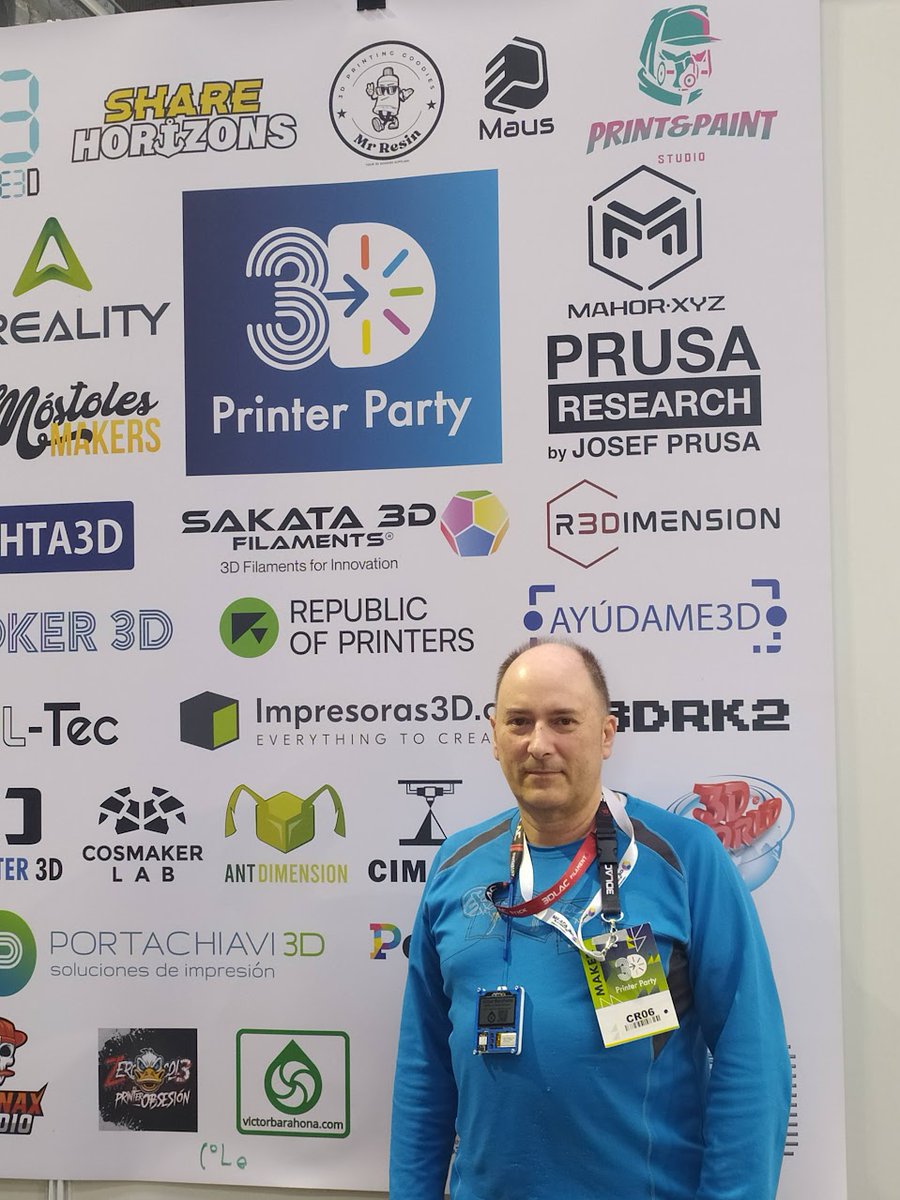En la 3D Printer Party 2025 .  #impresora3d , creaciones grandes, pequeñas y en tecnicolor. Volver a ver a personas del mundillo, conocer nuevas caras, y una foto con <a href="/josefprusa/">Josef Prusa</a> que se pasó por la feria. Hasta el año que viene! #3dprinting #maker #3dprinterparty #3dpp2025