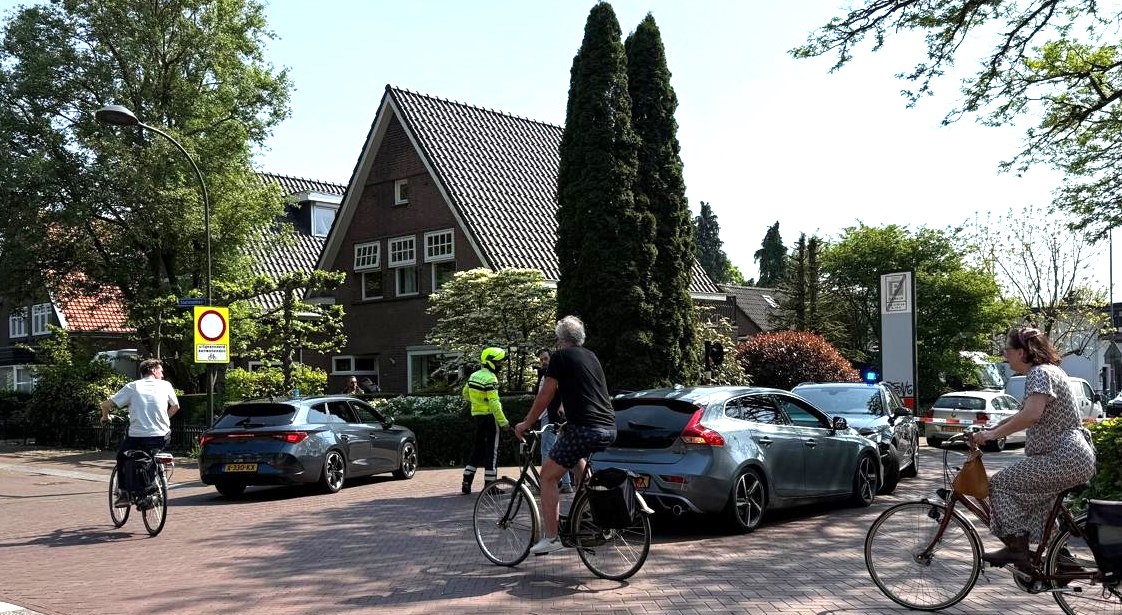 Aanhouding in Ermelo leidt tot drugsvondst en wapeninbeslagname
