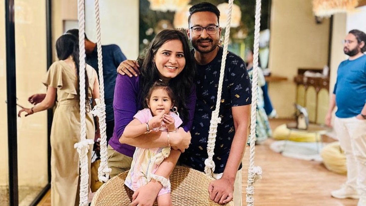 priyanshu__63's tweet image. मध्यप्रदेश के इंदौर में कैंसर से पीड़ित एक 3 वर्षीय बच्ची &quot;वियाना जैन&quot; को जैन धर्म की संलेखना विधि के माध्यम से जबरदस्ती अपने प्राण खोने पड़े

सवाल यही है क्या धर्म के नाम पर मानवाधिकार का हनन जायज है? क्या 3 वर्ष की वह नाबालिग बच्ची यह निर्णय लेने में सक्षम थी कि उसे अपनी जान इस…